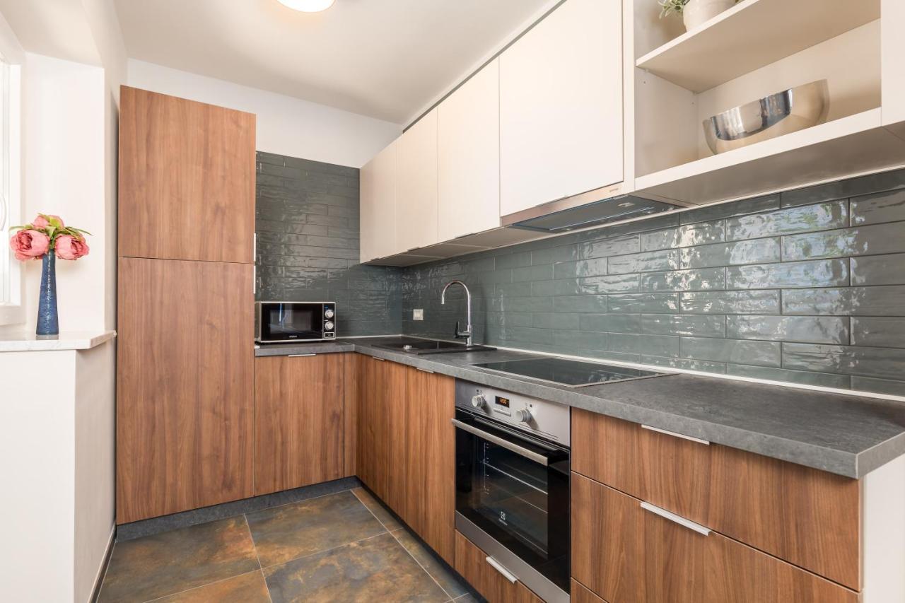 Apartmani Heni Врбник Экстерьер фото